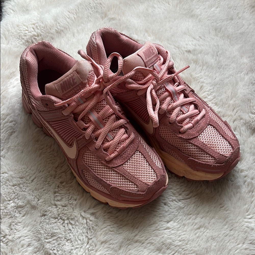 Nike Women's Pink Sneakers